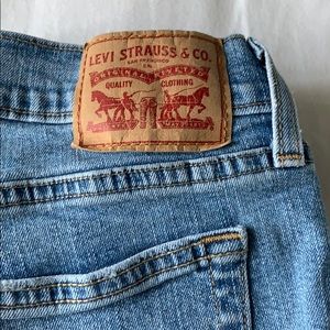 Levi boyfriend jeans !💗